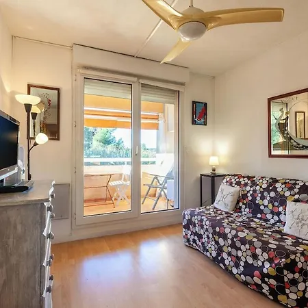 Couple 2 Enfants 2 Velos Vtc Apartman Sanary-sur-Mer